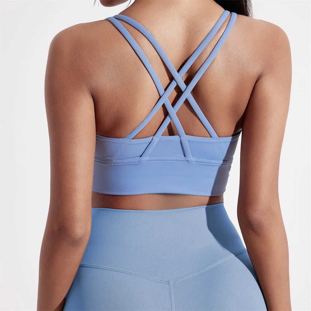 Sujetador deportivo de color sólido con espalda cruzada para mujer, de alta resistencia, ajustado, para entrenamiento integral, ropa interior de yoga y gimnasio con almohadilla para el pecho