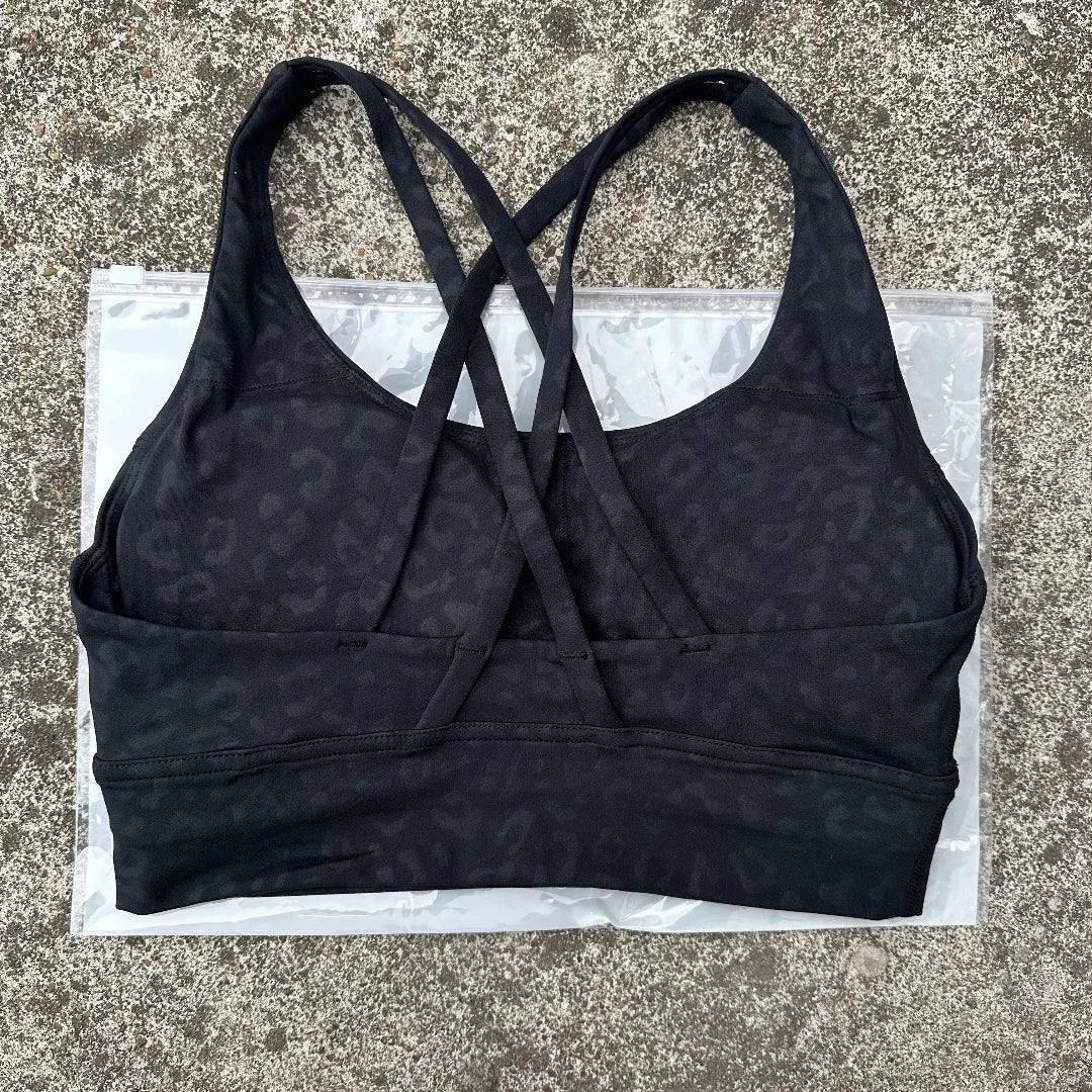 Sujetador deportivo de color sólido con espalda cruzada para mujer, de alta resistencia, ajustado, para entrenamiento integral, ropa interior de yoga y gimnasio con almohadilla para el pecho