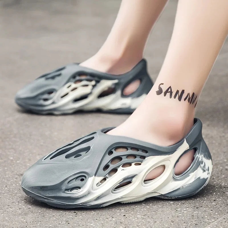 Pantuflas casuales y cómodas de EVA para hombre, modernas, con agujeros de coco, para exteriores, sin cordones