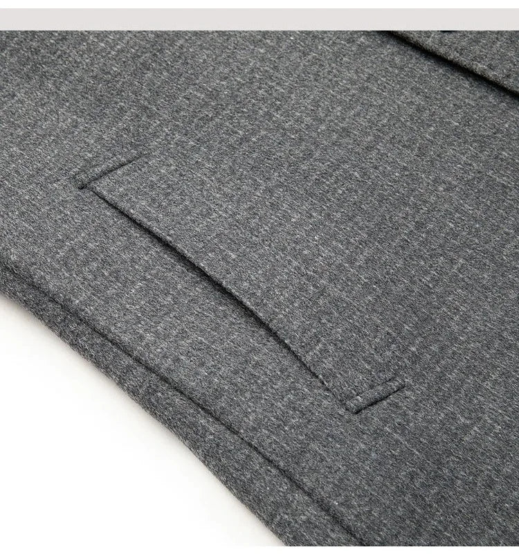 Abrigo de lana de doble faz para hombre, colección invierno 2025, estilo clásico informal de negocios, con solapa de muesca. Gabardina premium de largo medio.