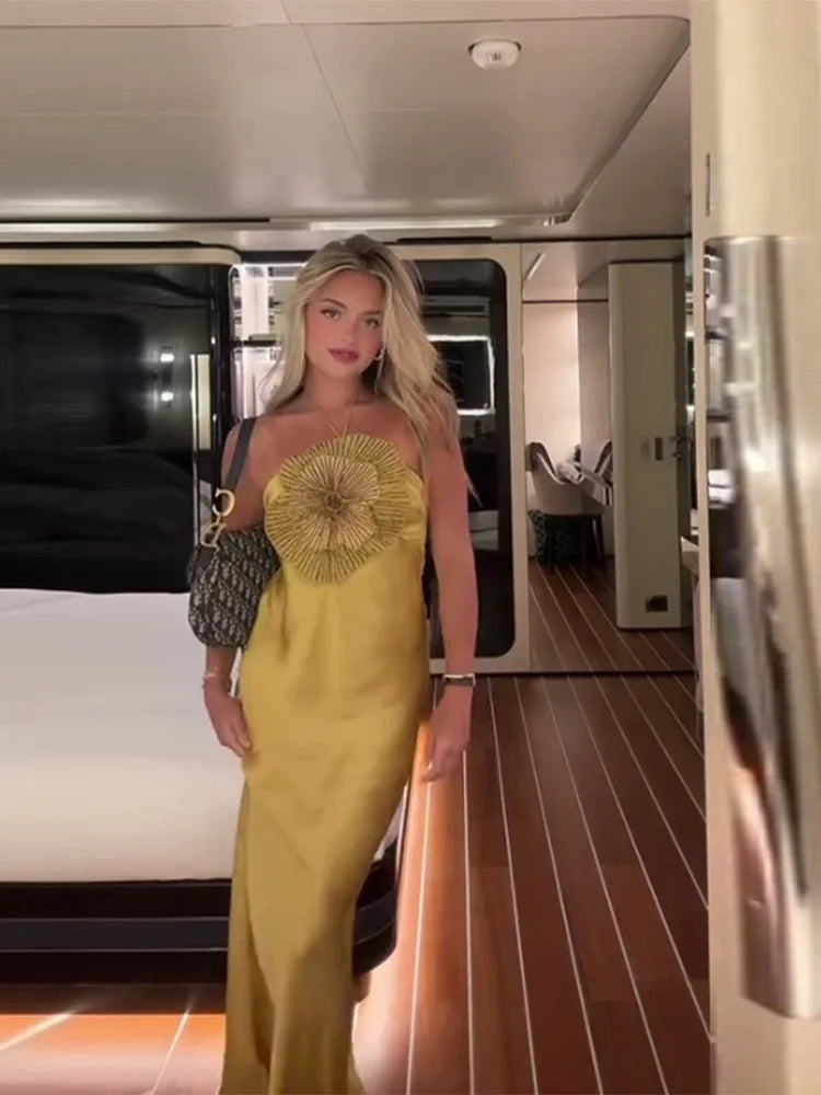 Elegante vestido de fiesta para mujer, con flores 3D, estilo halter, sin mangas, espalda descubierta, de satén estilo sirena, para mujer, verano 2025, elegante vestido de noche para mujer.