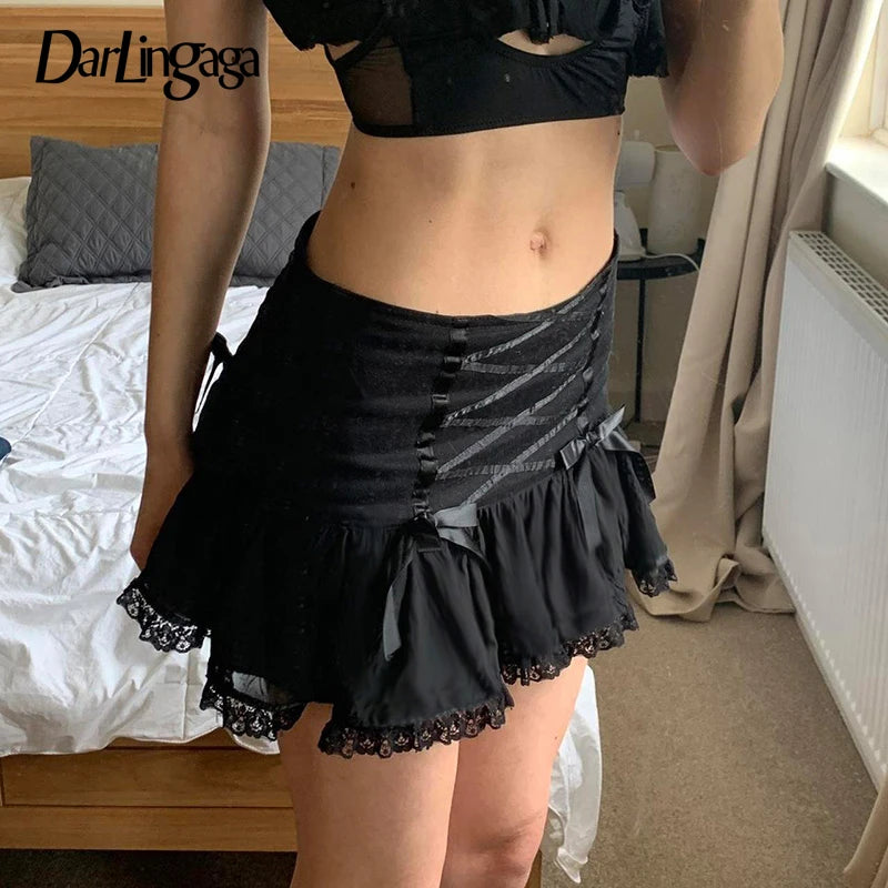 Minifalda Darlingaga gótica Y2K con ribete de encaje, estilo Harajuku, vintage, con lazo, estilo academia oscura, sexy, estilo grunge, estilo acampanado
