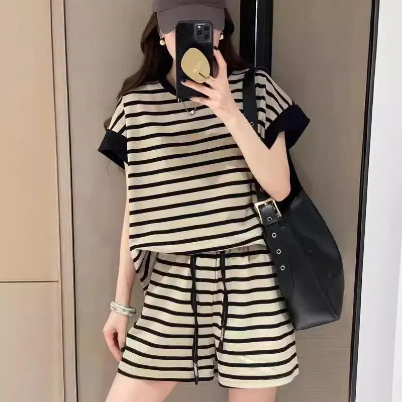 Conjuntos de ropa a rayas para mujer: camiseta de manga corta y pantalones cortos con cordón, trajes de dos piezas, chándal holgado de verano, conjuntos casuales para mujer