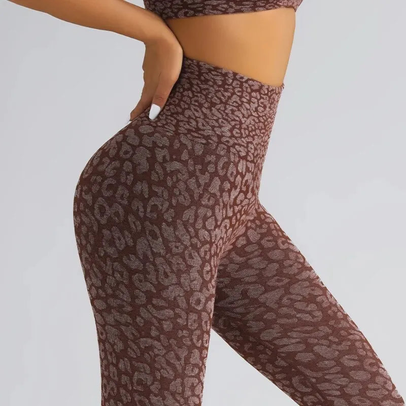 Pantalones de yoga con estampado de leopardo sin costuras para mujer, con realce de cadera y cintura alta, con alta elasticidad.