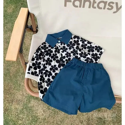 Ropa para niños 2025, nuevo traje de flores de moda para bebé, camisa de manga corta, pantalones cortos, elegante conjunto de dos piezas de pantalones cortos casuales retro.