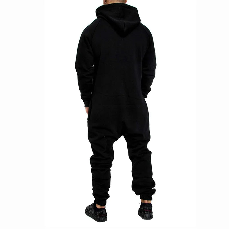 Monos deportivos de hombre con capucha, forro polar, bolsillos, manga larga y cremallera en color de contraste.