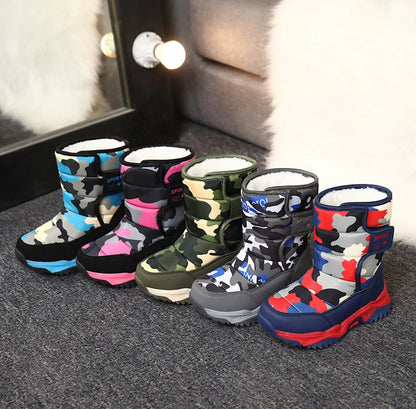 Zapatos de invierno 2025 para niños, de felpa, impermeables, antideslizantes, con suela de goma, botas de nieve cálidas a la moda para exteriores.
