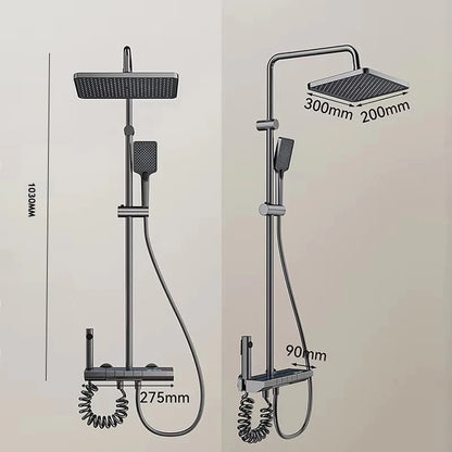 Sistema de ducha con luz ambiental y botones de piano grises, pantalla digital, grifos tipo lluvia y cabezal de ducha.