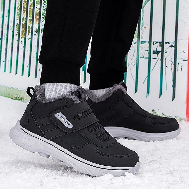 Nuevas zapatillas de invierno para hombre, botas de nieve gruesas y cálidas de felpa, botines ligeros para hombre, botas de algodón para exteriores hechas a mano para hombre.