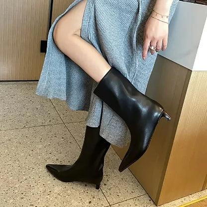 Botines de diseño para mujer, estilo moderno, tacón bajo cuadrado, ideales para fiestas, bailes y eventos. Botines cortos sin cordones.