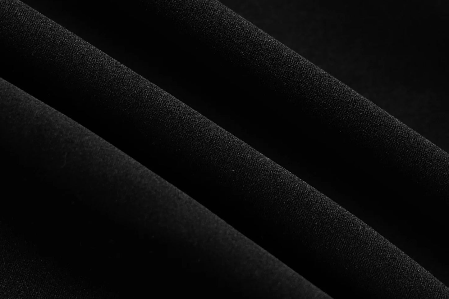 Vestido corto de satén con patchwork de encaje Dulzura para mujer, ajustado, sexy, con espalda descubierta y cordones, ideal para fiestas, cumpleaños y noches elegantes.