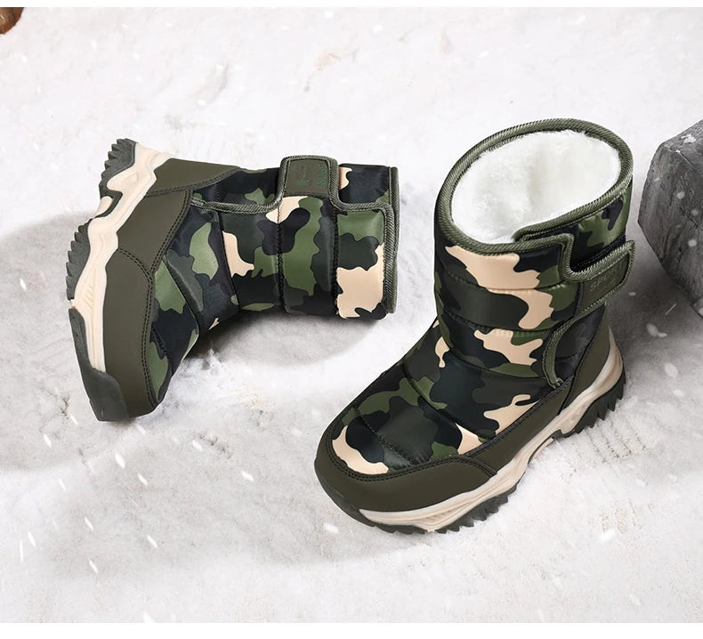 Zapatos de invierno 2025 para niños, de felpa, impermeables, antideslizantes, con suela de goma, botas de nieve cálidas a la moda para exteriores.