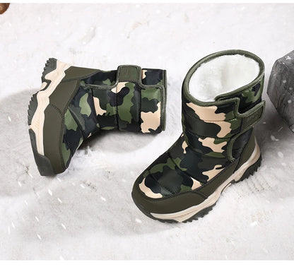 Zapatos de invierno 2025 para niños, de felpa, impermeables, antideslizantes, con suela de goma, botas de nieve cálidas a la moda para exteriores.
