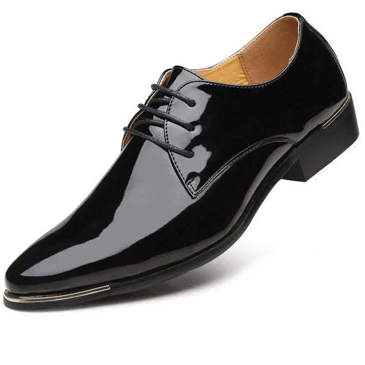 Zapatos de cuero retro puntiagudos para hombre, mocasines informales de charol con cordones, elegantes y de lujo, para eventos sociales.