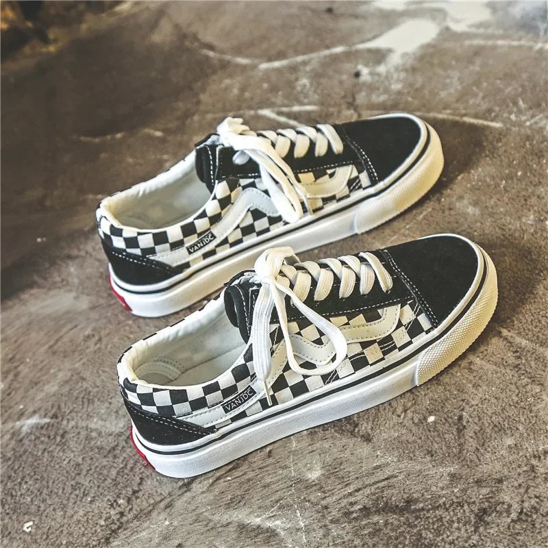 Zapatos de lona a cuadros blancos y negros originales, nuevos de otoño 2024, para mujer, estilo coreano, versátiles, de suela plana.