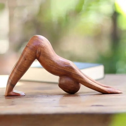 Estatua de meditación de yoga tallada en madera de chica de yoga, hecha a mano, pose de yoga, decoración del hogar
