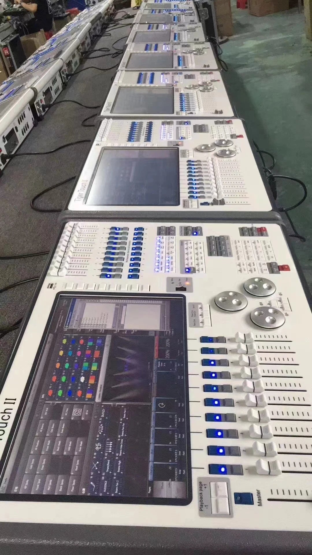 Controlador de iluminación de consola Tiger touch II/controlador de iluminación de escenario de buena calidad, móvil con estuche de transporte gratuito