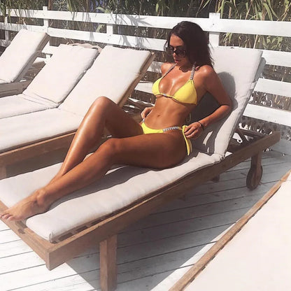 Bikini sexy de 4 colores para mujer, traje de baño liso de lujo con diamantes de imitación, estilo halter, conjunto de bikini para mujer, traje de baño de playa con tanga.