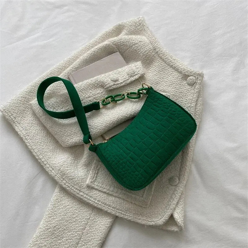 Bolso pequeño cuadrado estilo retro, popular, de temperamento suave, para el hombro, de otoño 2024, a la moda, informal, tipo yanqui, para las axilas.
