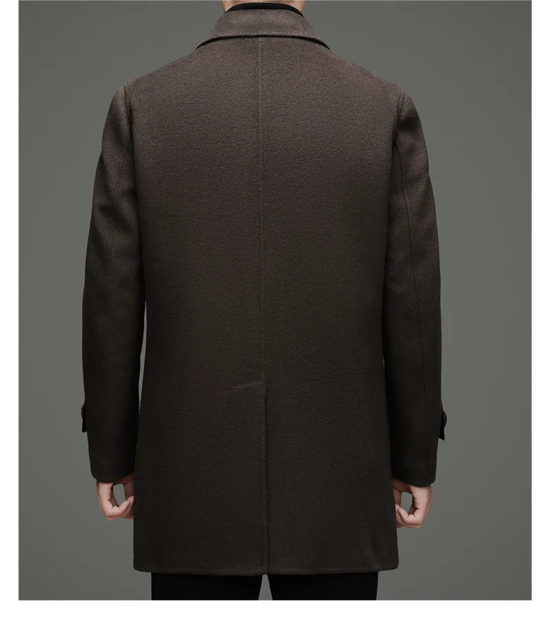 Abrigo de lana de doble faz para hombre, suave y cálido, ideal como prenda esencial. Incluye chaleco de plumas y forro. Color negro café. Estilo clásico.