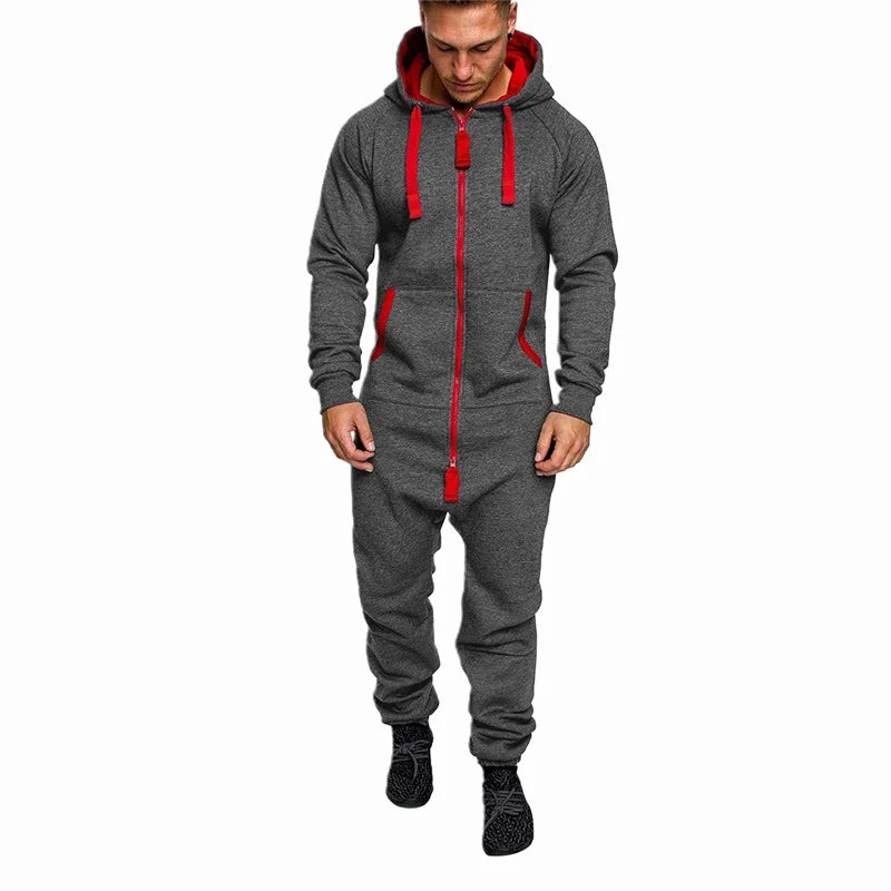 Monos deportivos de hombre con capucha, forro polar, bolsillos, manga larga y cremallera en color de contraste.