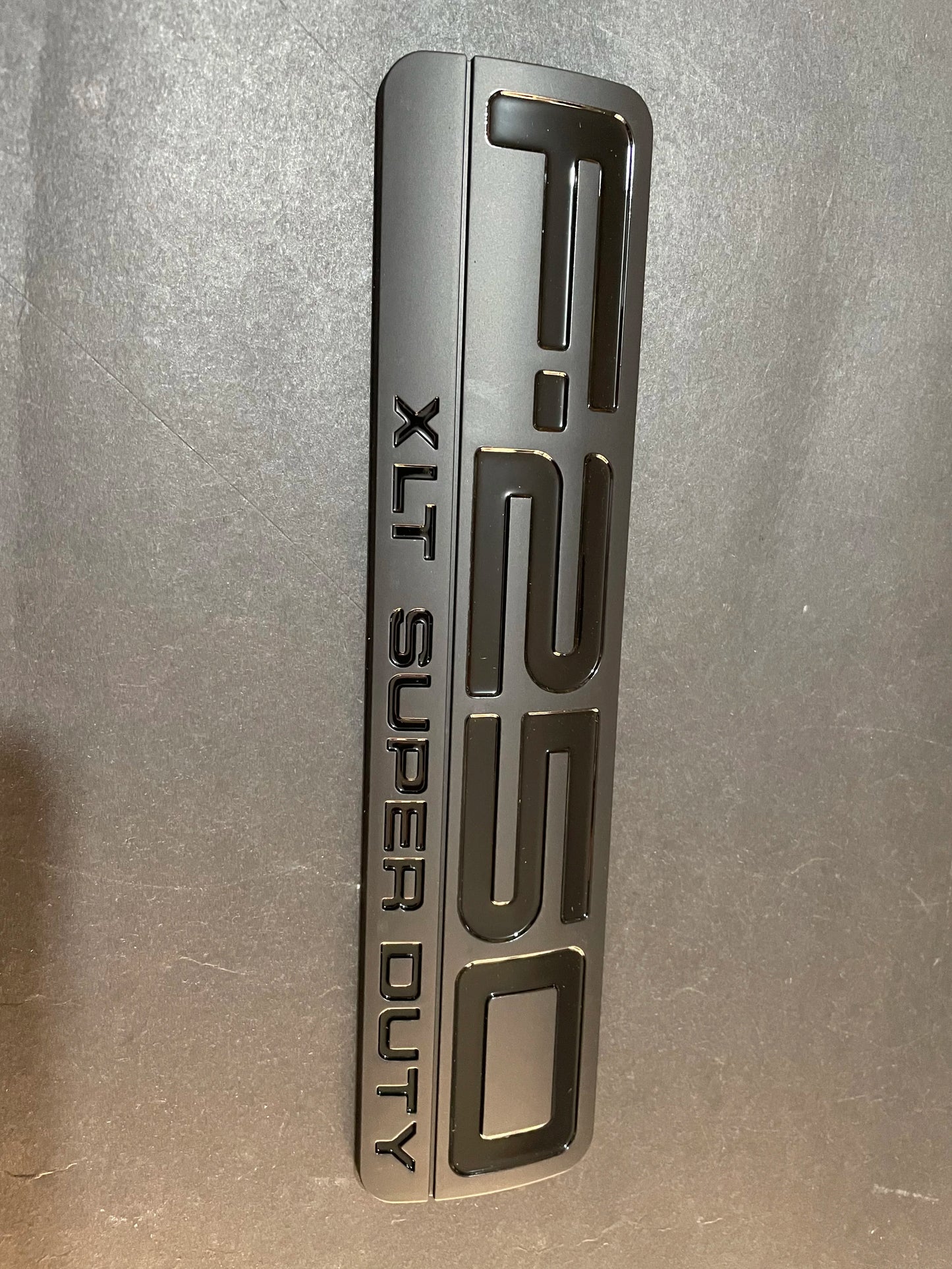 3 EMBLEMAS DE INSIGNIA IZQUIERDA/DERECHA PARA GUARDABARROS F250 SUPER DUTY XLT 05-07 NEGRO/ROJO/CROMADO