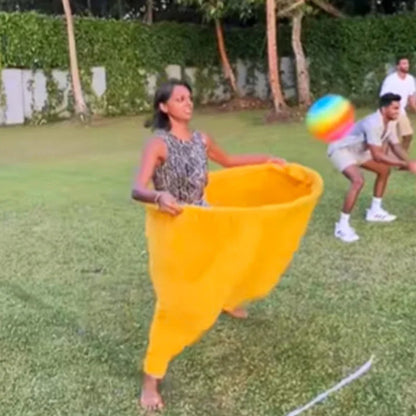 Grandes accesorios para fiestas al aire libre en el patio, pantalones de abuela regordetes, juego de atrapar pelotas, divertidos juegos familiares y regalo para padres e hijos.