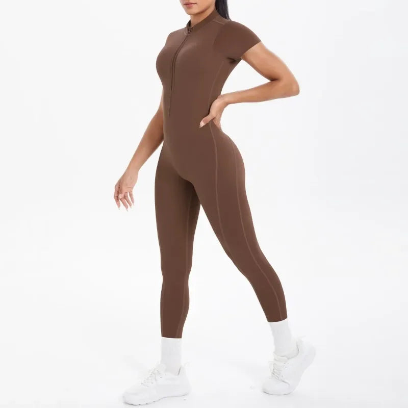Mono deportivo de yoga sexy con cremallera frontal, espalda descubierta, manga corta, pantalones cortos, ropa deportiva para fitness, correr, gimnasio, yoga y actividades deportivas para mujer.