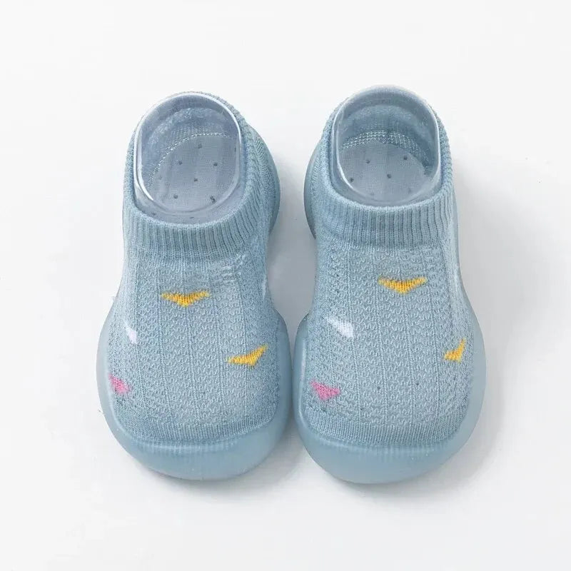 Zapatos para caminar para niños, zapatos de bebé, calcetines para bebé, zapatos antideslizantes para interiores, suela suave, superficie de malla, sandalias finas, pedal de un pie