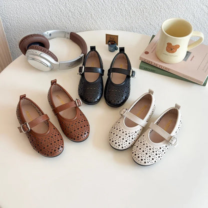 Zapatos casuales para niñas, sandalias de verano 2025, estilo coreano, de suela suave, antideslizantes, versátiles y elegantes.