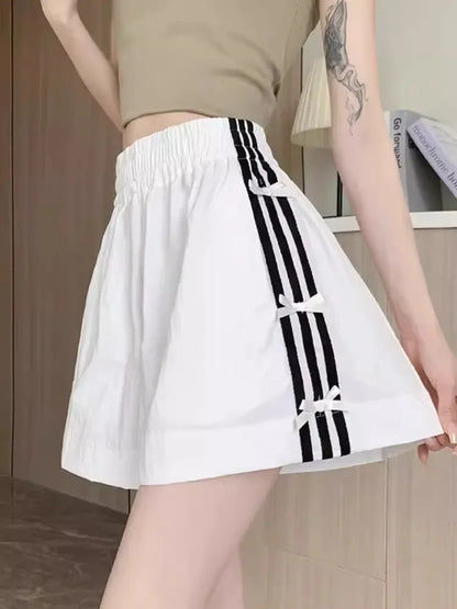 Pantalones cortos deportivos coreanos de Goft con lazo dulce a rayas en blanco y negro, pantalones deportivos de moda de verano, cómodos, transpirables, de secado rápido