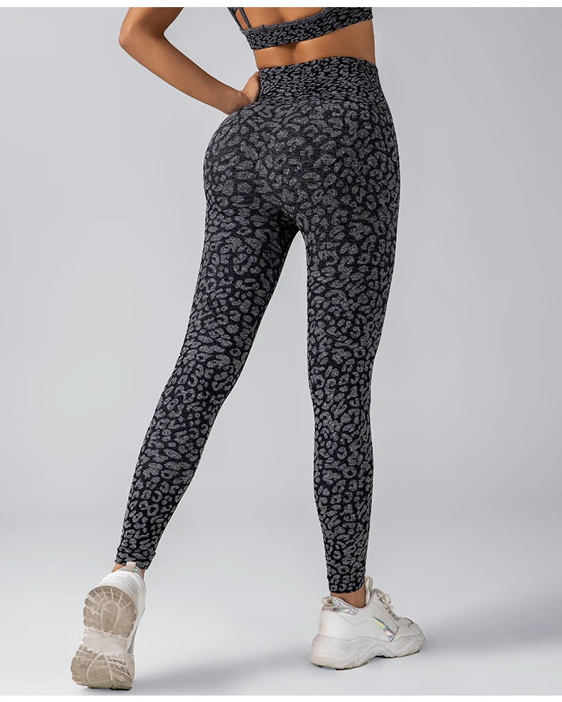 Pantalones de yoga con estampado de leopardo sin costuras para mujer, con realce de cadera y cintura alta, con alta elasticidad.