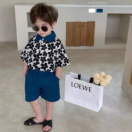 Ropa para niños 2025, nuevo traje de flores de moda para bebé, camisa de manga corta, pantalones cortos, elegante conjunto de dos piezas de pantalones cortos casuales retro.