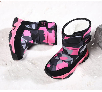 Zapatos de invierno 2025 para niños, de felpa, impermeables, antideslizantes, con suela de goma, botas de nieve cálidas a la moda para exteriores.