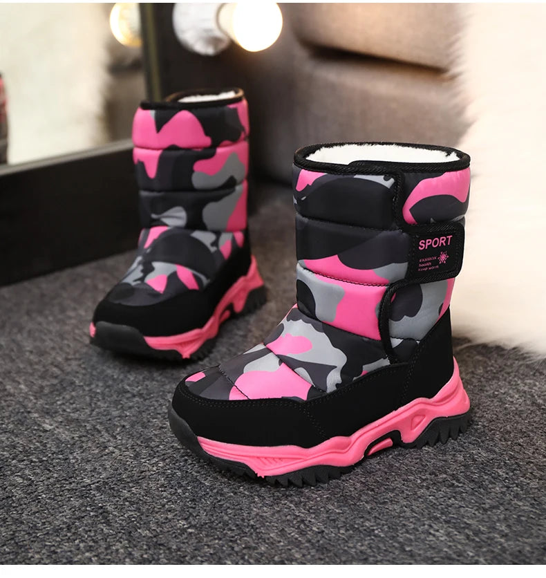 Zapatos de invierno 2025 para niños, de felpa, impermeables, antideslizantes, con suela de goma, botas de nieve cálidas a la moda para exteriores.