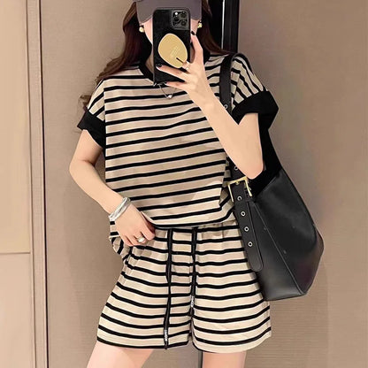 Conjuntos de ropa a rayas para mujer: camiseta de manga corta y pantalones cortos con cordón, trajes de dos piezas, chándal holgado de verano, conjuntos casuales para mujer