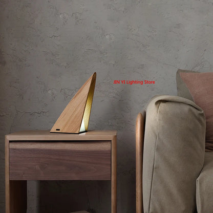 Lámpara de cama sencilla y moderna para dormitorio, luz de noche pequeña, madera maciza, iluminación creativa de ambiente USB.