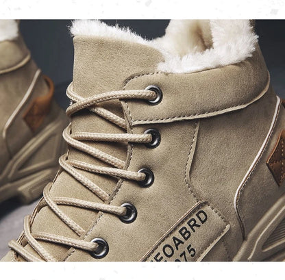 Nuevos zapatos de invierno de caña alta para hombre, botas de nieve para exteriores para hombre, zapatos de algodón con forro polar de moda, zapatos casuales cómodos de marca de tendencia.