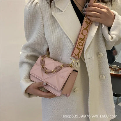 Bolso de mano con asa de cadena, moderno y versátil, pequeño, cuadrado, para mujer, bandolera de piel sintética suave, estilo vintage, con cremallera interior.