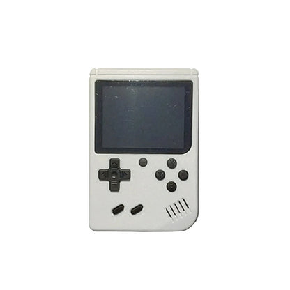 Una pequeña consola de juegos portátil para niños con juegos clásicos retro rojos con cientos de juegos que se pueden cargar y se pueden conectar al televisor.