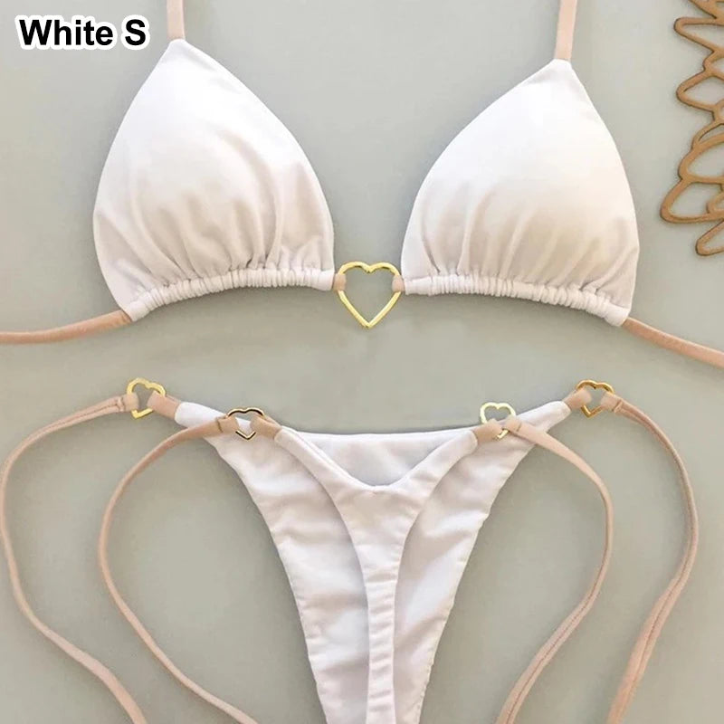 Bikini de dos piezas de color liso con escote halter y tiras, estilo triángulo, con hebilla metálica en forma de corazón. Traje de baño con cordones para mujer.