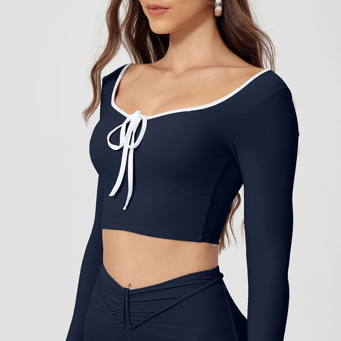 Conjunto de yoga para mujer: camiseta de manga larga, ropa deportiva, top corto, leggings de cintura alta y conjunto deportivo.