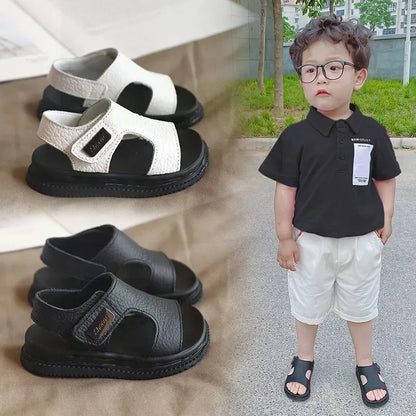 Sandalias de moda para niños, nuevas sandalias de verano para niños medianos y pequeños, suela suave, antideslizantes, con punta abierta, para playa.