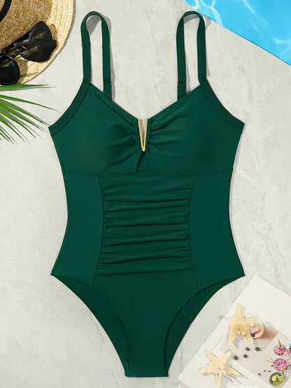 Trajes de baño plisados ​​con cuello en V 2025 para mujer, traje de baño de una pieza para mujer, traje de baño de corte alto, traje de baño ajustado para playa.