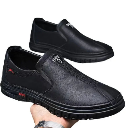 Zapatos cómodos de cuero sin cordones para hombre, mocasines casuales de color puro para primavera y otoño, zapatos de papá con parte superior de poliuretano y plantilla de EVA.