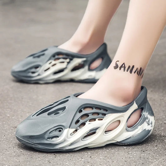 Pantuflas casuales y cómodas de EVA para hombre, modernas, con agujeros de coco, para exteriores, sin cordones