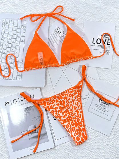 Microbikini de leopardo sexy para mujer, traje de baño femenino de 2023, conjunto de bikini tipo tanga, brasileño, con cuello halter, ropa de playa con cordones