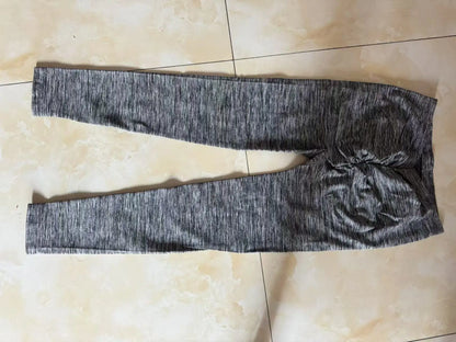 Leggings de nailon para gimnasio, yoga, espalda en V, efecto push-up en glúteos, ciclismo, fitness, ropa deportiva para entrenamiento.