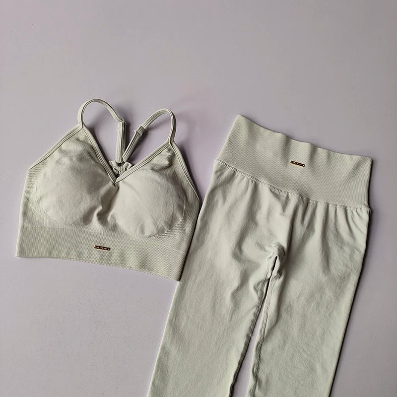 Traje de yoga sin costuras para levantamiento de cadera, sujetador deportivo para mujer, traje de yoga de secado rápido, leggings ajustados con alto contenido de grasa para gimnasio.