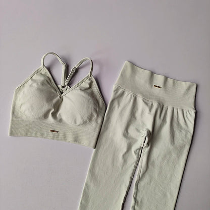 Traje de yoga sin costuras para levantamiento de cadera, sujetador deportivo para mujer, traje de yoga de secado rápido, leggings ajustados con alto contenido de grasa para gimnasio.